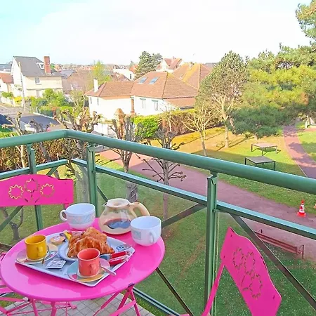 A 8 Min A Pieds De La Plage, Du Centre Et Du Brittany Ferries شقة *