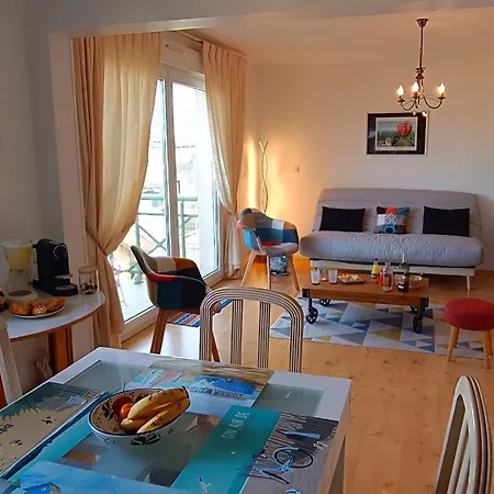 A 8 Min A Pieds De La Plage, Du Centre Et Du Brittany Ferries Ouistreham