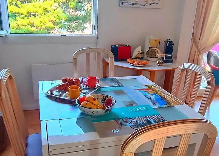 A 8 Min A Pieds De La Plage, Du Centre Et Du Brittany Ferries Lägenhet *