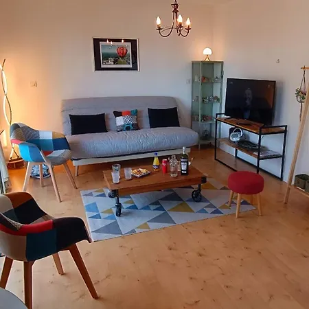 A 8 Min A Pieds De La Plage, Du Centre Et Du Brittany Ferries Apartment *