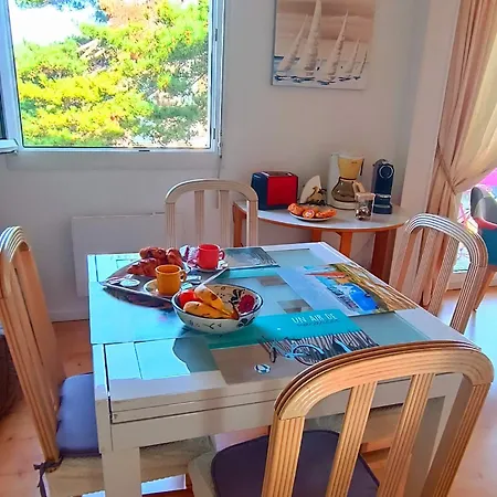 A 8 Min A Pieds De La Plage, Du Centre Et Du Brittany Ferries アパート *