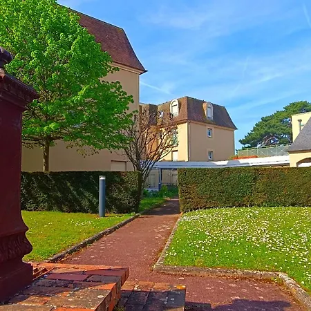 A 8 Min A Pieds De La Plage, Du Centre Et Du Brittany Ferries Appartement