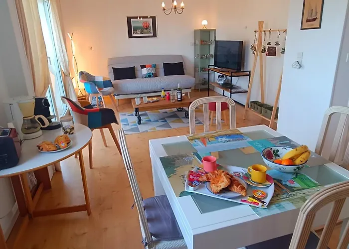 Apartment A 8 Min A Pieds De La Plage, Du Centre Et Du Brittany Ferries *