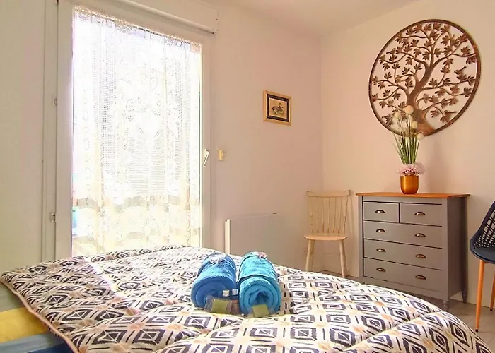 A 8 Min A Pieds De La Plage, Du Centre Et Du Brittany Ferries Apartment *