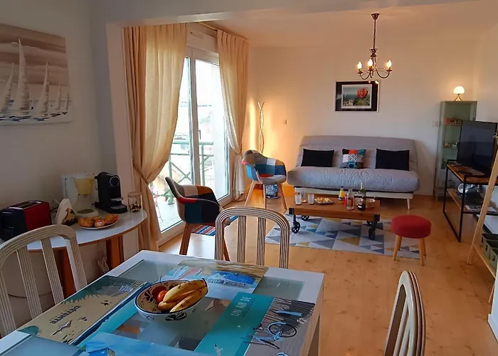 A 8 Min A Pieds De La Plage, Du Centre Et Du Brittany Ferries Ouistreham