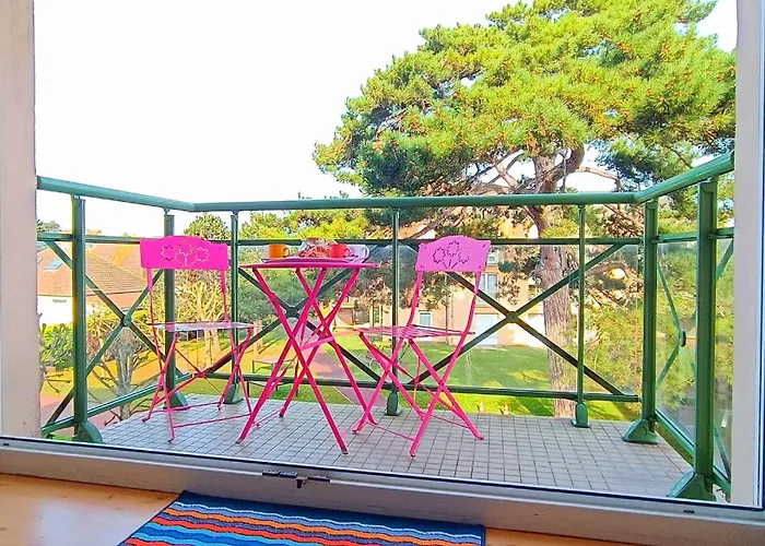 A 8 Min A Pieds De La Plage, Du Centre Et Du Brittany Ferries Apartment