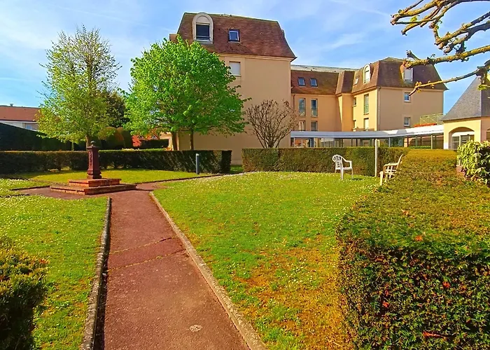 A 8 Min A Pieds De La Plage, Du Centre Et Du Brittany Ferries Apartment Ouistreham